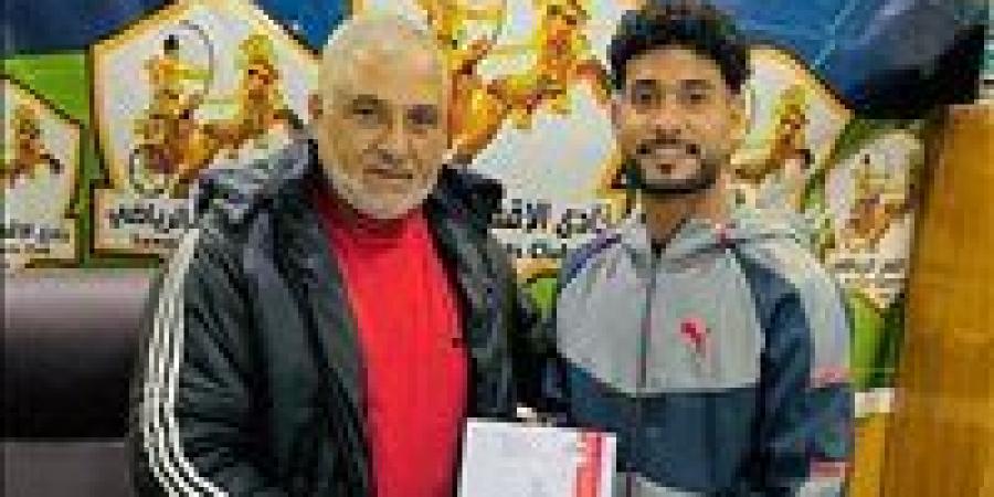 الأقصر يضم حذيفة عزت مدافع فريق التحرير موسمين ونصف - تواصل نيوز