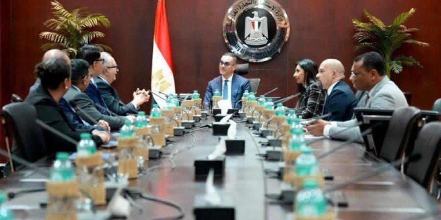 الخطيب يبحث مع «إيفولف» و«ستونيكس» خطط التوسع في سوق الذهب بمصر - تواصل نيوز