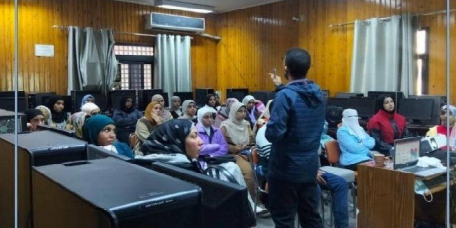 قنا تطلق مبادرتي «ماركتيرا» و«الطبلية» لتمكين الفتيات والسيدات اقتصاديًا ورقميًا - تواصل نيوز