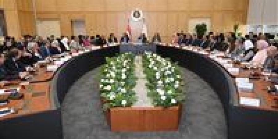 اجتمع مهم لوزير الصناعة مع وزراء قطاع الأعمال والاستثمار والتجارة الخارجية والمالية - تواصل نيوز