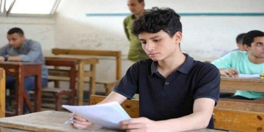 رابط تسجيل استمارة الصف الثالث الثانوي 2025-2026 والرسوم المطلوبة - تواصل نيوز