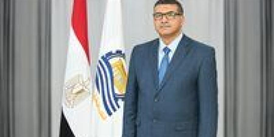 محافظ قنا يوجه بتوقيع غرامة 5 آلاف جنيه على رش الشوارع بمياه الشرب ويؤكد: لا تهاون مع إهدار المياه - تواصل نيوز