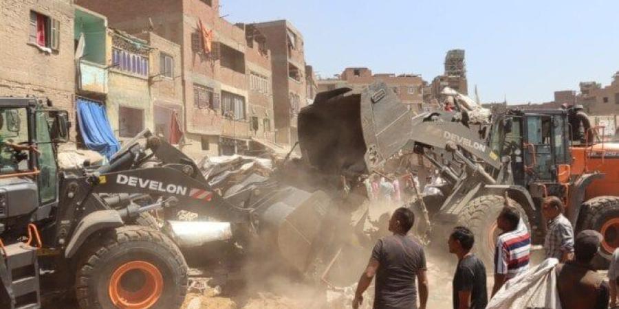 محافظ القليوبية يقود حملة لإزالة عشوائيات سوق بهتيم ويوجه بالبدء الفوري في أعمال التطوير - تواصل نيوز
