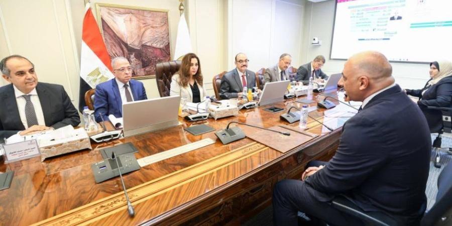 وزيرة التنمية المحلية والبيئة تترأس لجنة الوظائف القيادية لشغل عدد من الوظائف القيادية بالوزارة - تواصل نيوز