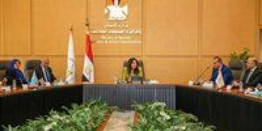 وزيرة الإسكان تتابع موقف مشروعات مياه الشرب والصرف الصحي بمحافظة القليوبية ومدينة العبور - تواصل نيوز