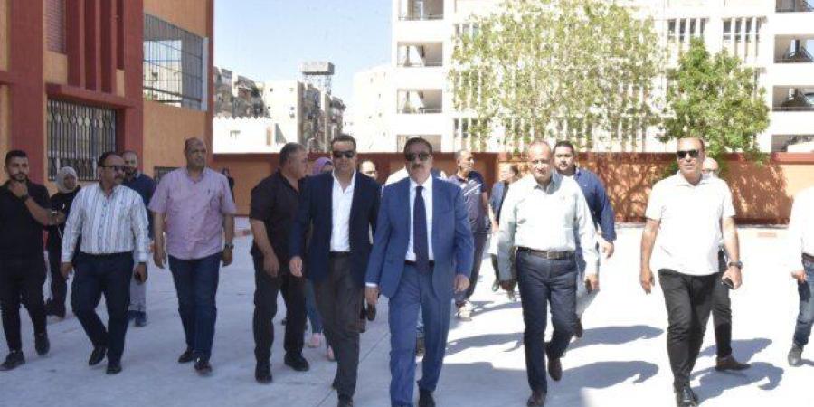 محافظ بورسعيد يتفقد أعمال الصيانة ورفع الكفاءة بإحدى مدارس حي الزهور ويوجّه بسرعة الانتهاء من الأعمال - تواصل نيوز