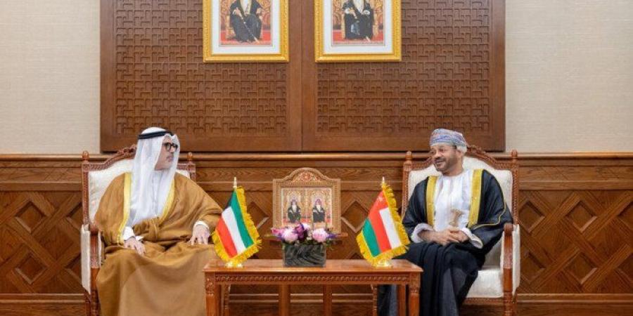 وزير الخارجية الكويتي ونظيره العماني يبحثان تطورات الأوضاع الإقليمية وتعزيز التعاون المشترك - تواصل نيوز