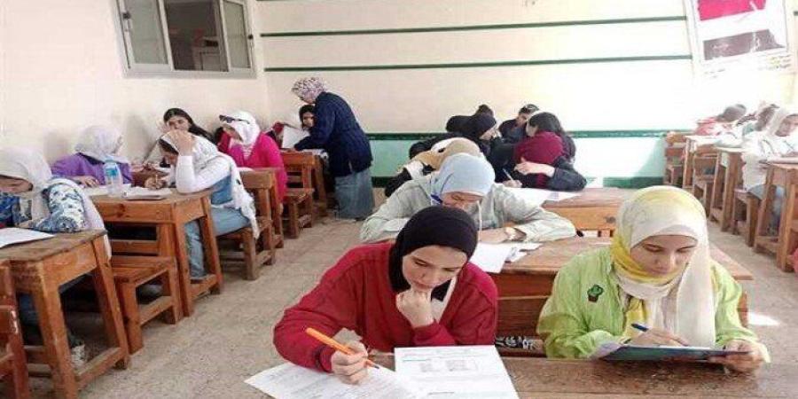 شكاوى من صعوبة امتحان الهندسة للشهادة الإعدادية بالقاهرة - تواصل نيوز