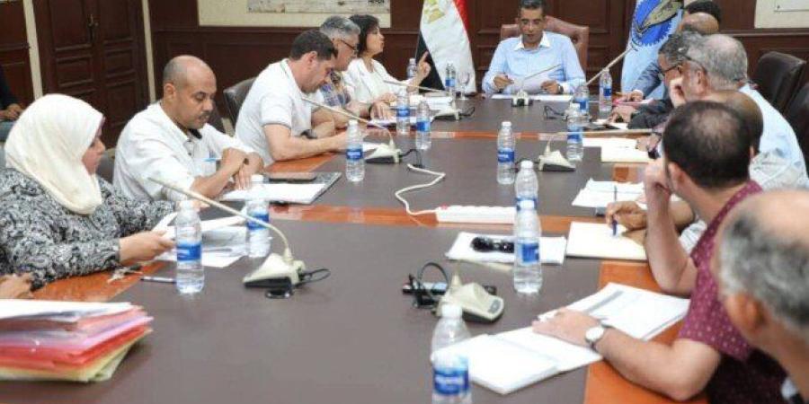 محافظ البحر الأحمر يوجه بالانتهاء من طلبات تقنين الأراضي على القانون القديم الثلاثاء المقبل - تواصل نيوز