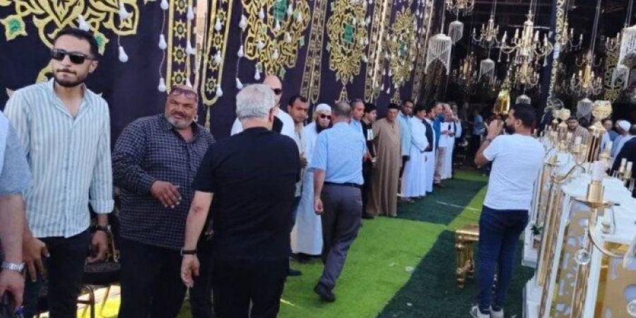 بحضور أشرف زكي وفتوح أحمد.. أسرة عبد العزيز مخيون تستقبل العزاء في مسقط رأسه بالبحيرة - تواصل نيوز