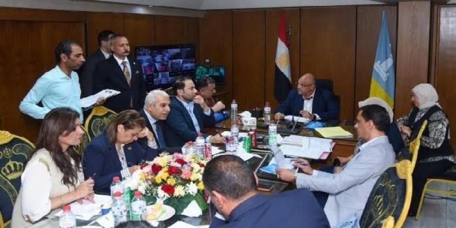 محافظ الإسكندرية يعقد لقاءً جماهيريًا بحي المنتزه أول لبحث شكاوى المواطنين - تواصل نيوز