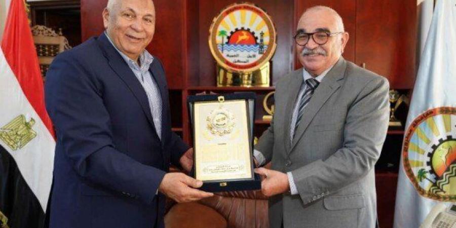 رئيس هيئة قضايا الدولة يبدأ زيارته الرسمية في مطروح - تواصل نيوز