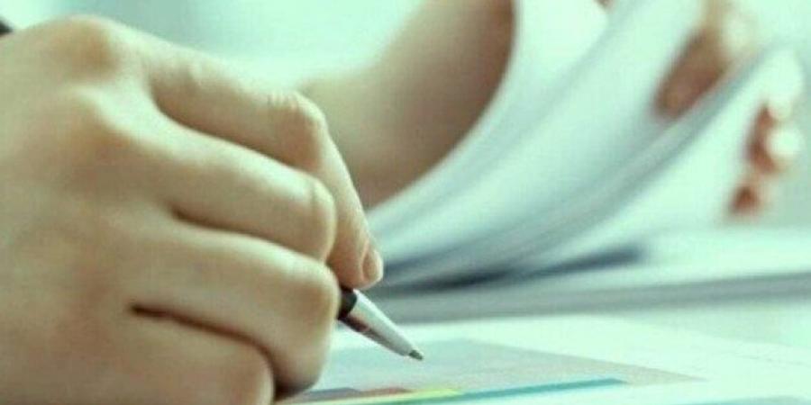 امتحانات الثانوية العامة 2026.. حظر الهواتف على الطلاب والمعلمين داخل اللجان - تواصل نيوز