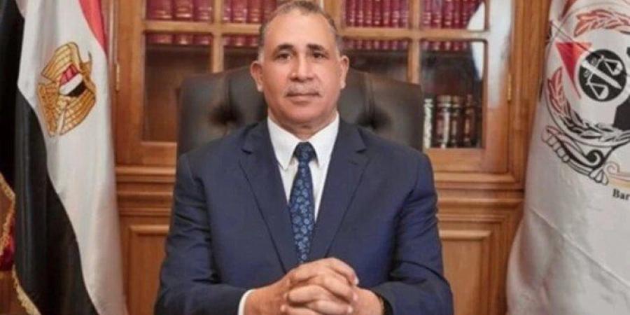 بعد تواصل نقيب المحامين مع النائب العام.. إخلاء سبيل علاء بهجت وحفظ القضية - تواصل نيوز