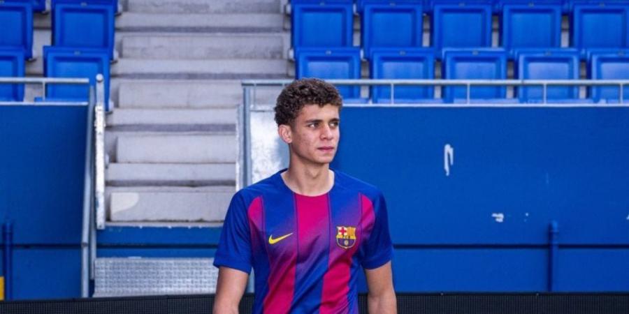 برشلونة يرسل للنادي الأهلي طلب تفعيل بند شراء حمزة عبد الكريم - تواصل نيوز