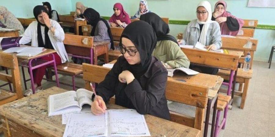 «أسئلة وإجابة».. رابط تحميل النماذج الاسترشادية للثانوية العامة 2026 - تواصل نيوز