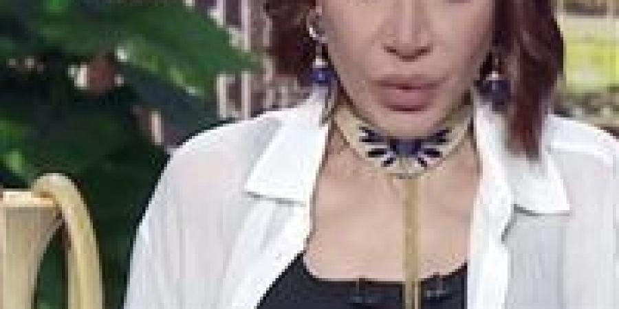 "الطماطم والبيض رخصوا ياجدعان".. بسمة وهبة تحتفل على الهواء بطبق شكشوكة - تواصل نيوز
