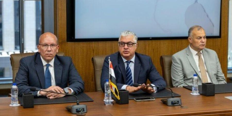 ​باستثمارات 27 مليون دولار.. «اقتصادية قناة السويس» توقع عقد مشروع «أفيلون» الكندية - تواصل نيوز