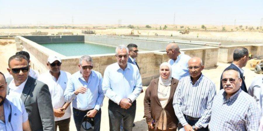 وزير الإنتاج الحربي يتابع مشروعات «حياة كريمة» بالمنيا.. ويشدد على سرعة إنجاز الأعمال - تواصل نيوز