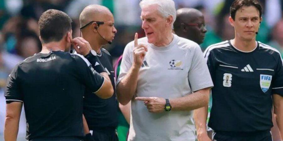 «لا نستحق الطرد الثاني».. مدرب جنوب إفريقيا يفتح النار على الحكم بعد السقوط أمام المكسيك - تواصل نيوز