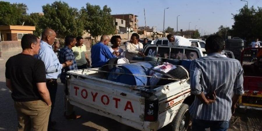 محافظ أسوان يزيل تعديًا على موقف سيارات بسلوا بحري ويضبط مركبات منتهية الترخيص - تواصل نيوز