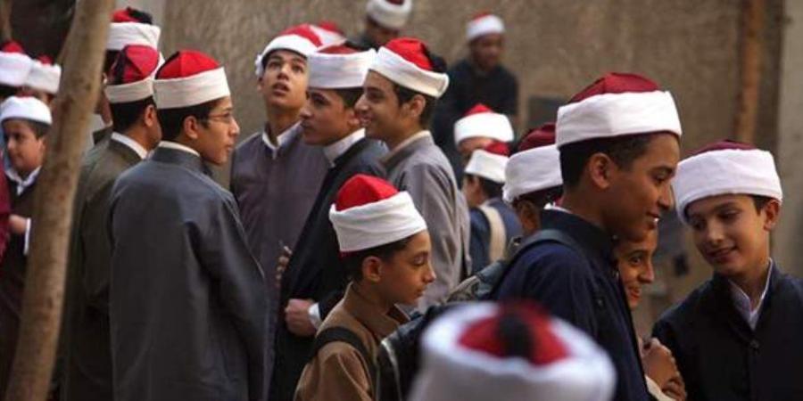 انطلاق امتحان الفيزياء لطلاب القسم العلمي بالشهادة الثانوية الأزهرية - تواصل نيوز