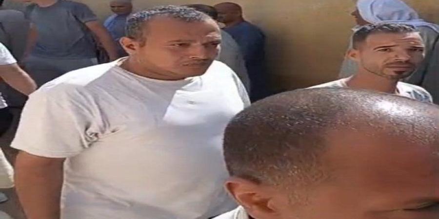 تشييع جثامين أبناء الفيوم ضحايا حادث قطار الشلوفة بالسويس إلى مثواهم الأخير - تواصل نيوز