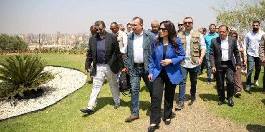 وزيرة الإسكان تتفقد مشروع «حدائق تلال الفسطاط» وتعقد اجتماعًا مع الشركات المنفذة| صور - تواصل نيوز