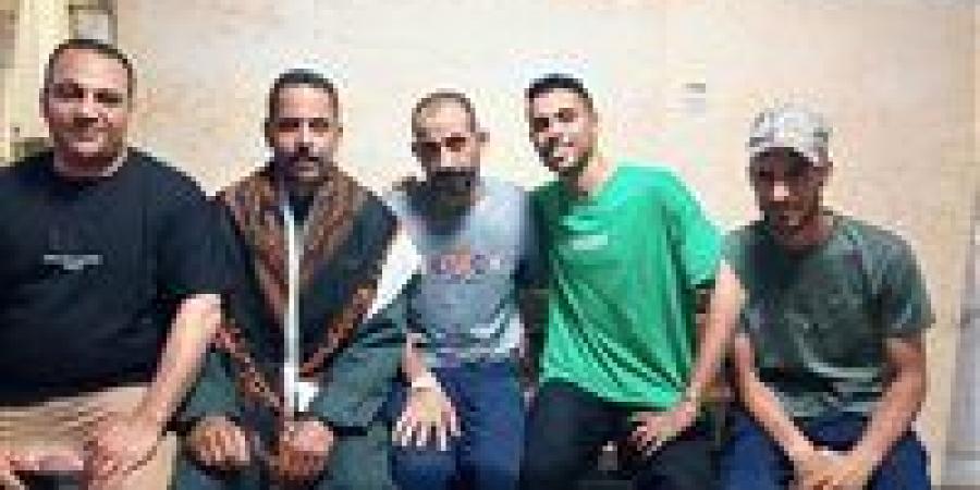 استخراج 100 مسمار وصامولة من معدة مريض بالمنظار دون جراحة - تواصل نيوز
