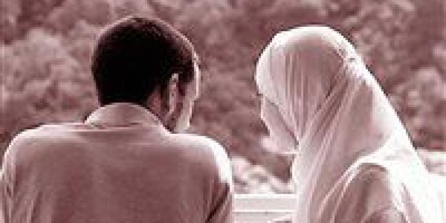 عطية لاشين يوضح حكم قول الزوجة لزوجها "أنت لست على ذمتي" ومدى أحقيتها في إيقاع الطلاق - تواصل نيوز