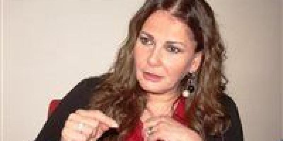 آثار الحكيم: اعتزلت بمزاجي بعد ما تشبعت والفن مش حرام - تواصل نيوز