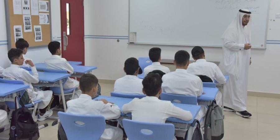 414 حصة للرياضيات و300 للعربية.. أعلى نماذج المرونة في الأول المتوسط - تواصل نيوز