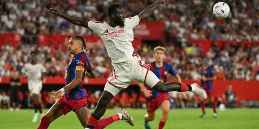 هاتريك رافينيا يقود برشلونة لعبور إشبيلية في الدوري الإسباني - تواصل نيوز