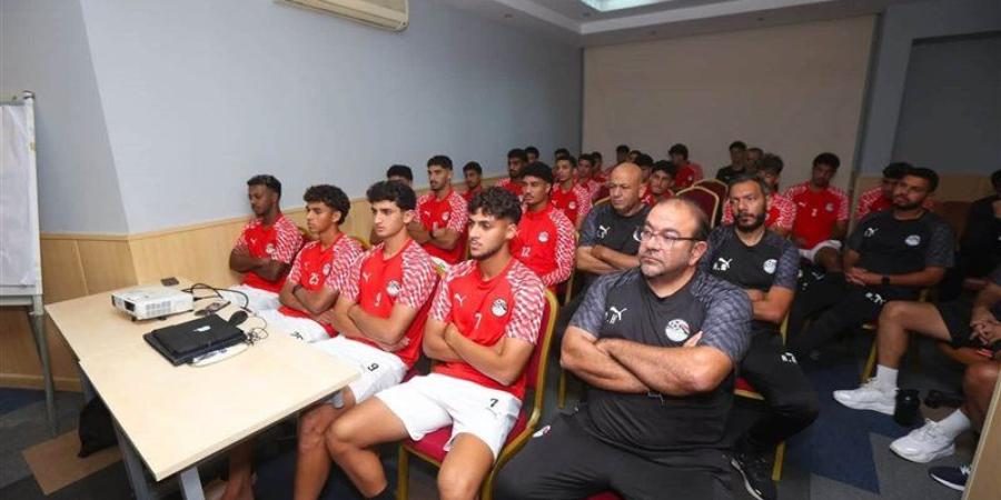 الشربيني يُحفز لاعبي منتخب الشباب ووائل رياض يؤكد الجاهزية لتصفيات شمال أفريقيا (صور) - تواصل نيوز