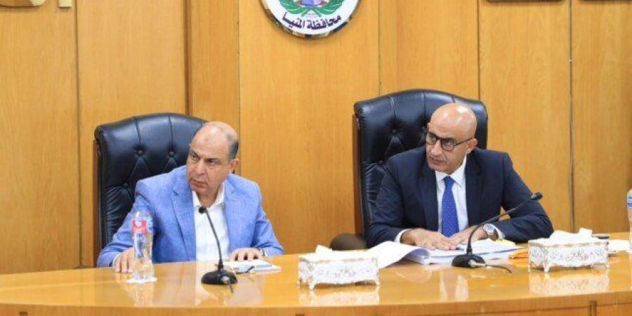 وزير التعليم ومحافظ المنيا يبحثان تطوير العملية التعليمية وحل مشكلات المدارس - تواصل نيوز