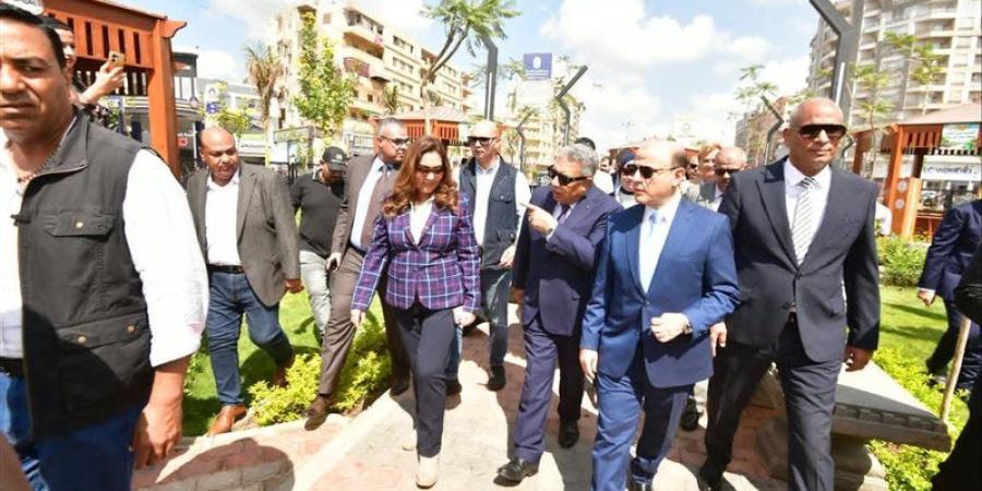 وزيرة التنمية المحلية تتفقد حديقة كوكب الشرق بالمنصورة والنقل الجماعي ومنظومة جمع القمامة (فيديو وصور) - تواصل نيوز