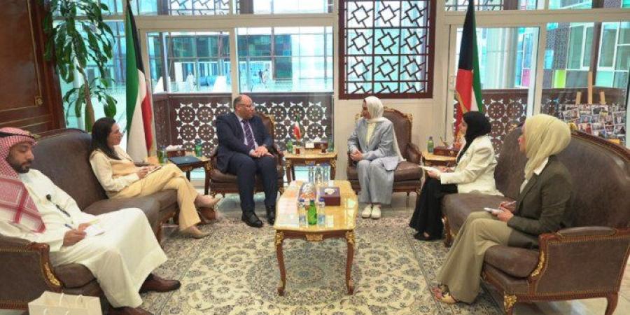 وزيرة الشؤون الاجتماعية تبحث مع السفير المصري تعزيز التعاون في المجالات الاجتماعية والإنسانية - تواصل نيوز