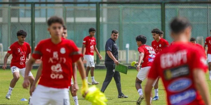 تفاصيل المران الأخير لمنتخب الناشئين قبل السفر إلى سويسرا (صور) - تواصل نيوز