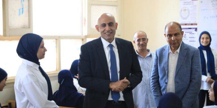 وزير التعليم ومحافظ المنيا يتفقدان مدارس سمالوط وأبو قرقاص.. توجيهات بخفض الكثافات ودعم الطلاب - تواصل نيوز