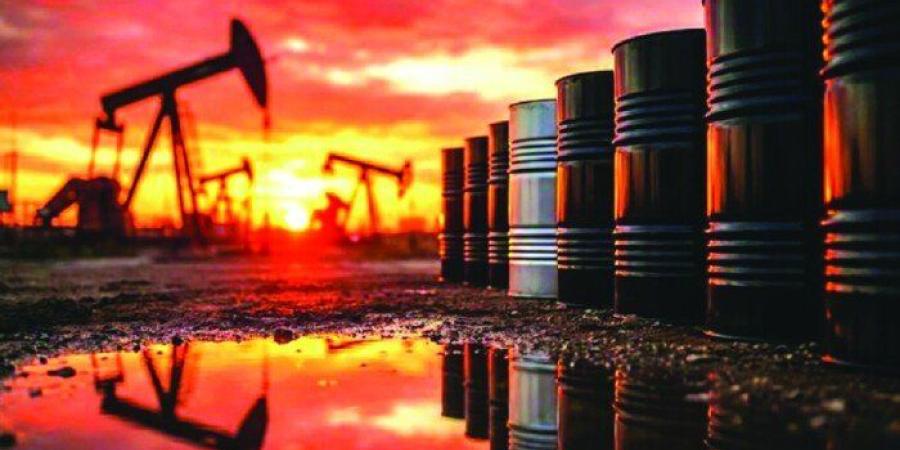 النفط يهبط أدنى 102 دولار مع آمال إنهاء التوترات الجيوسياسية - تواصل نيوز