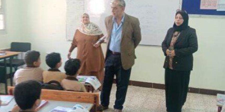 بعد زيارة مفاجئة.. إحالة مدير مدرسة ابتدائية ومعلمين للتحقيق بالقليوبية - تواصل نيوز