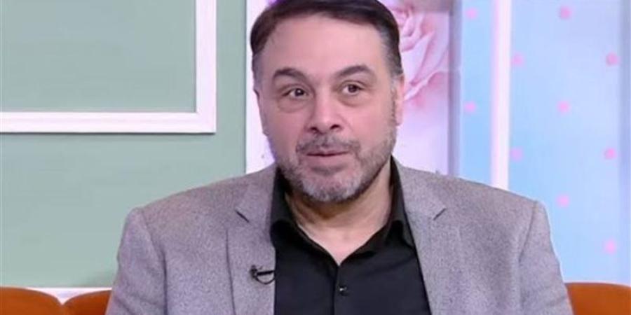 قبل بدء جلسة المحاكمة، اعترافات المتهم بقتل الفنان سعيد مختار أثناء تنفيذ رؤية نجله - تواصل نيوز