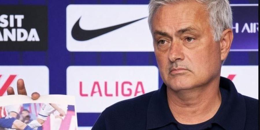 أتلتيكو مدريد يرد على مورينيو بعد جدل تحكيم ديربي العاصمة - تواصل نيوز