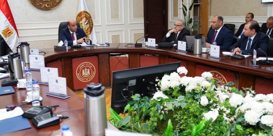 وزير العمل : تطوير نشاط المركز القومي لدراسات السلامة والصحة المهنية وتأمين بيئة العمل - تواصل نيوز