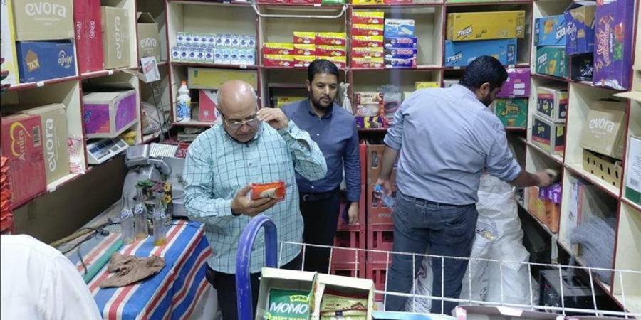 تحرير 35 محضرا تموينيا وإعدام 22 كيلو مواد غذائية غير صالحة بأسيوط - تواصل نيوز