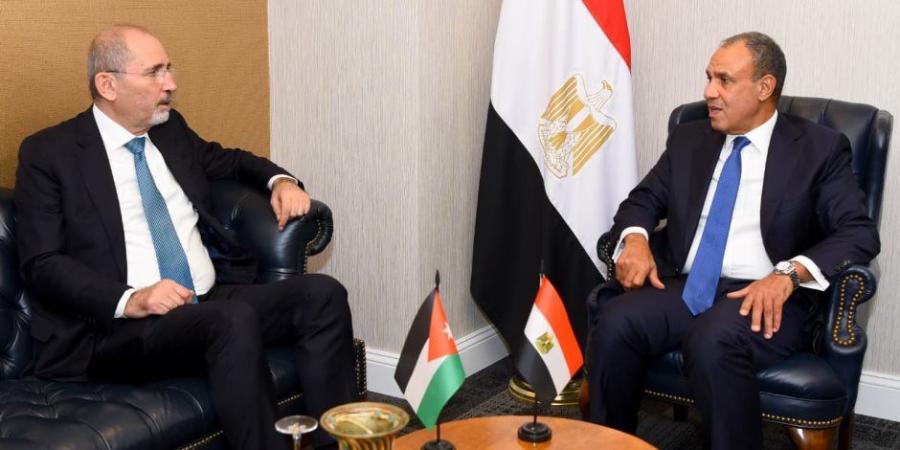 وزير الخارجية ونظيره الأردني يبحثان تعزيز العلاقات الثنائية والتطورات الإقليمية - تواصل نيوز