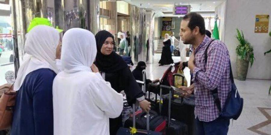 وزارة السياحة تتابع شركات العمرة ميدانيًا في مكة والمدينة - تواصل نيوز