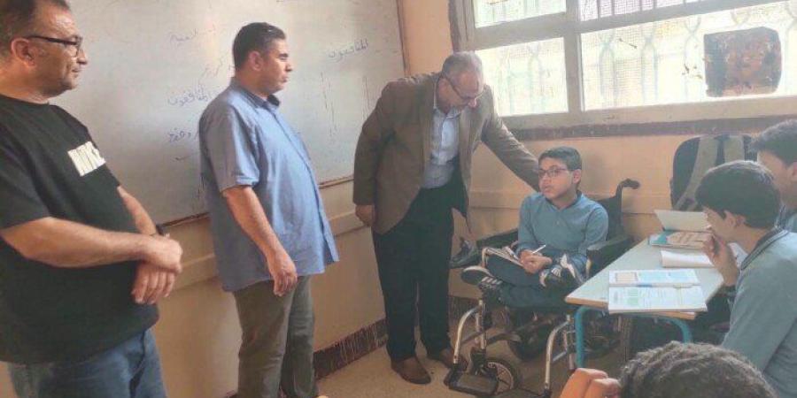 بين التكريم والمحاسبة.. مدير تعليم القليوبية يفاجئ مدارس دملو ببنها ويحيل مدير مدرسة للتحقيق - تواصل نيوز