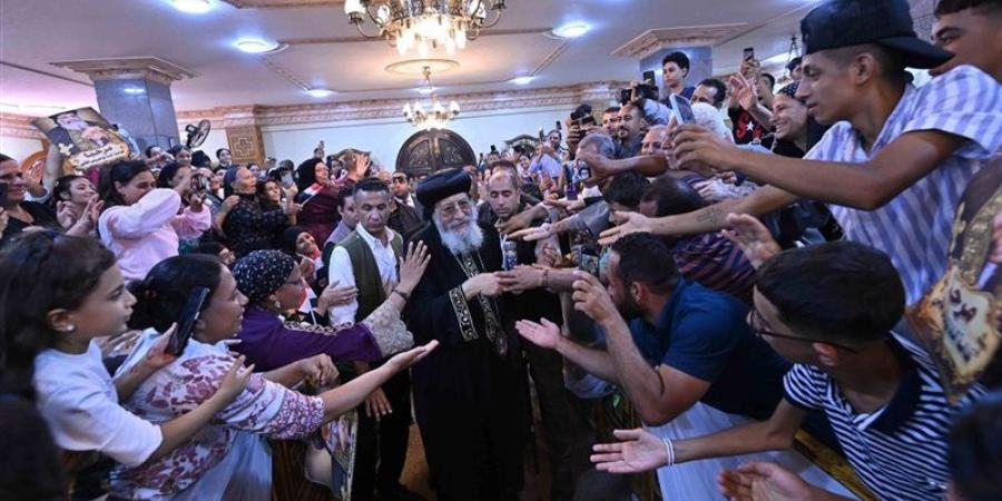 7 أيام في الصعيد، البابا تواضروس بين ذاكرة المكان ومحبة الرعية - تواصل نيوز
