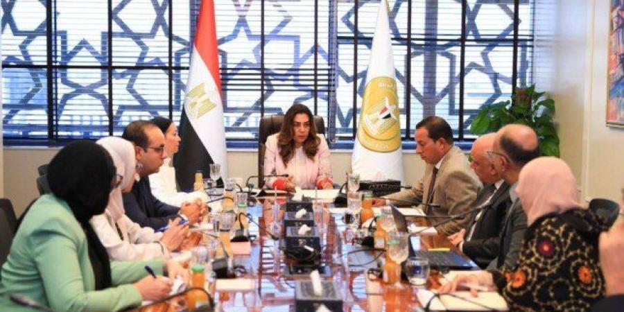 التنمية المحلية والبيئة تبحث توظيف «EM» في معالجة الصرف وإدارة المخلفات - تواصل نيوز
